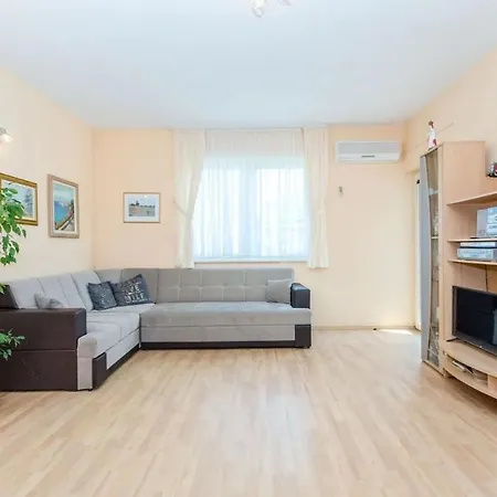 With A Parking Space Kastel Novi, - 20997 Apartamento